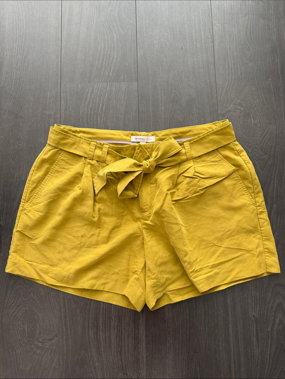NWOT - Banana Republic Heritage - Olive-Yellow Tie-Waist Shorts